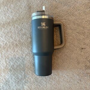 Stanley Gray Travel Mug - LIKE NEW
